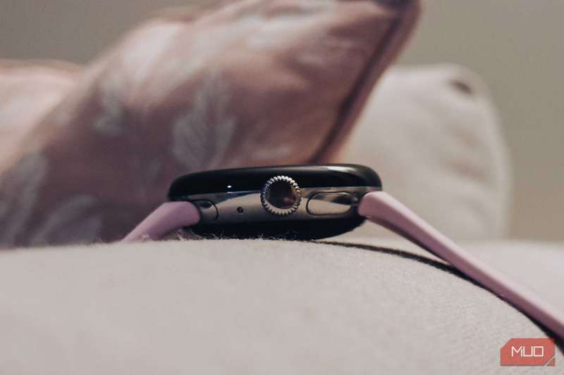 نزدیکی تاج دیجیتال Google Pixel Watch 3