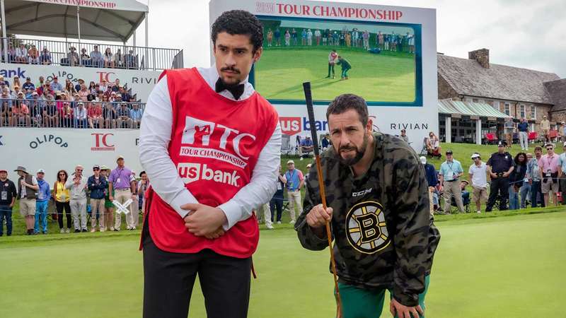 بنی سافدی و آدام سندلر در یک صحنه از Happy Gilmore 2