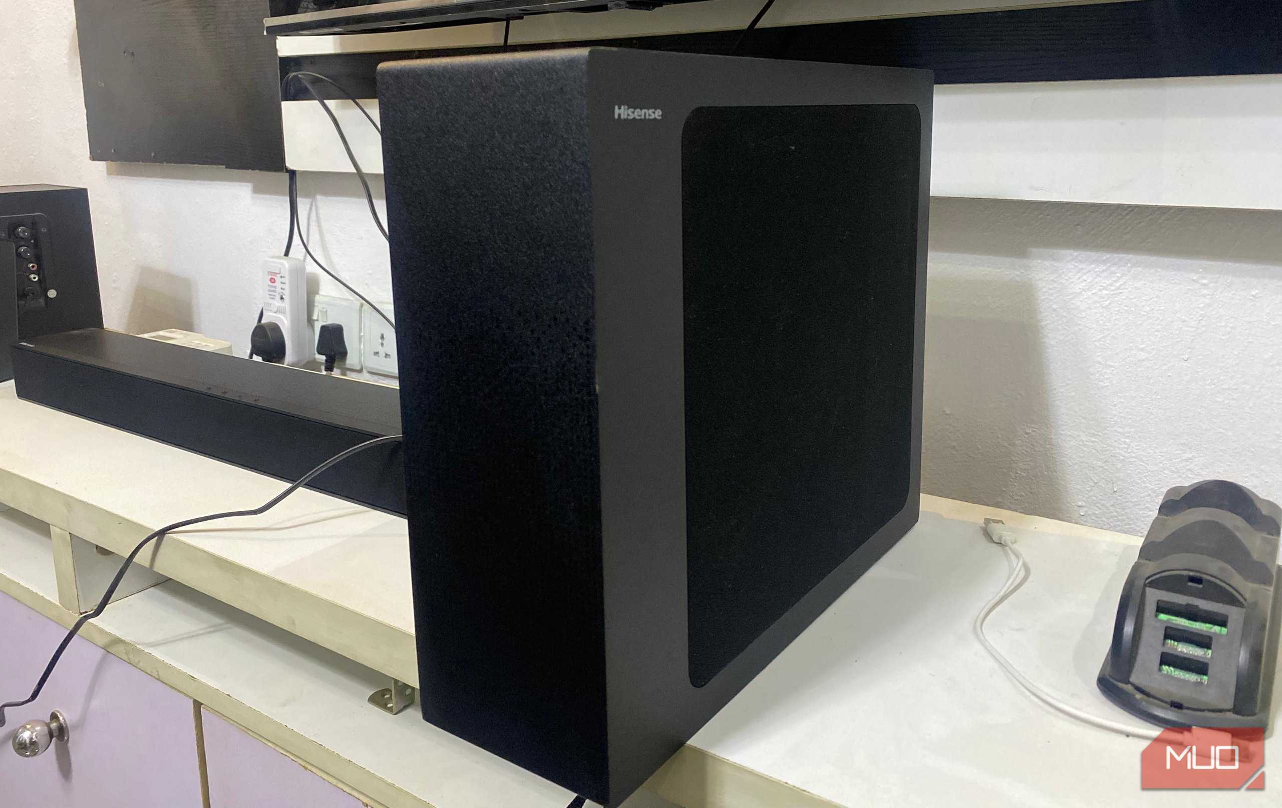 سابووفر Hisense HS2100.