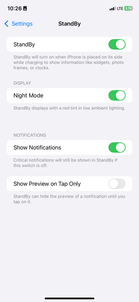 صفحه تنظیمات StandBy آیفون با StandBy فعال