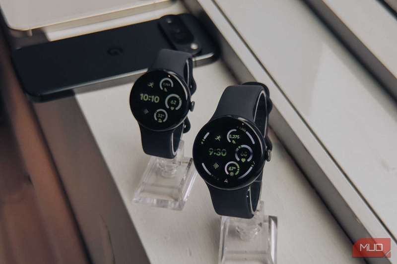 Pixel Watch 3 و Watch 3 XL روی پایه