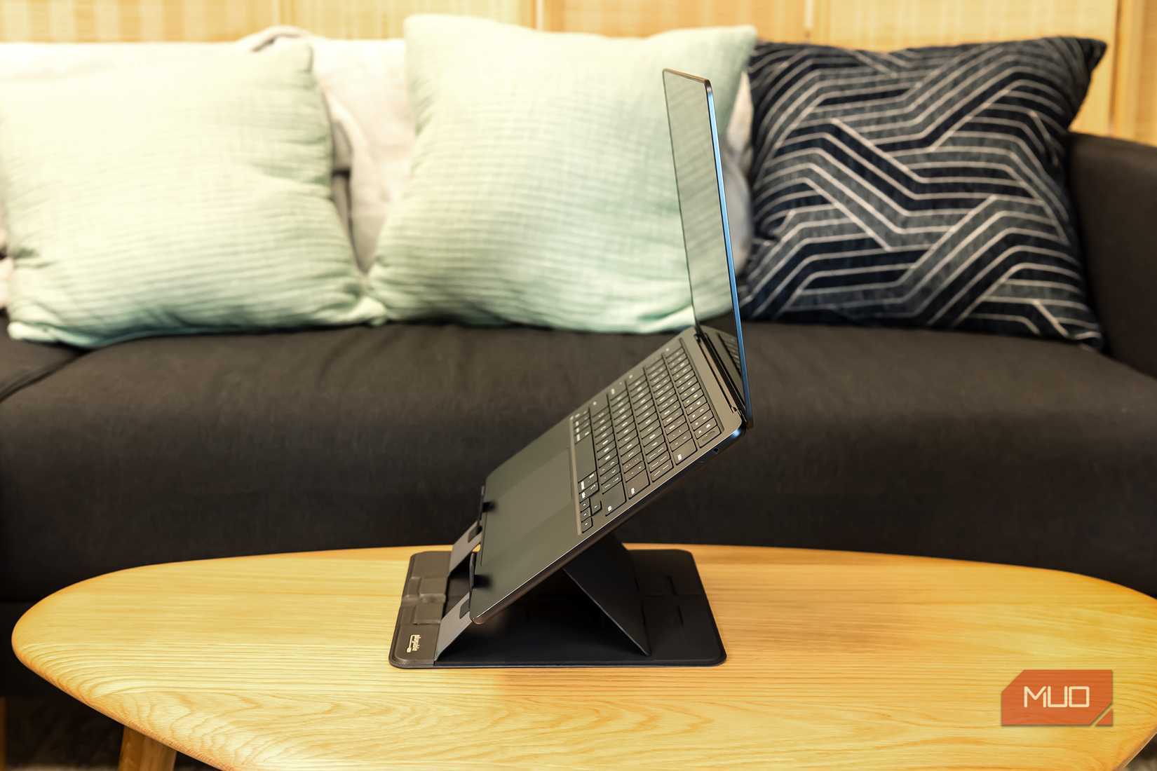 plugblett-standxfortabletabletlaptopstand_muo_012jpg_53544051805_o-1