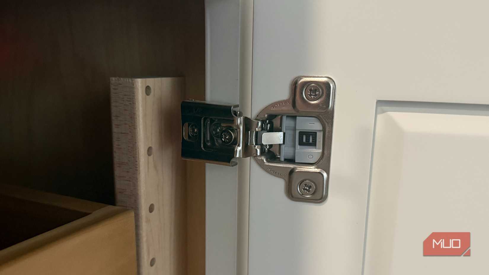 لولا کابینت نزدیک نرم