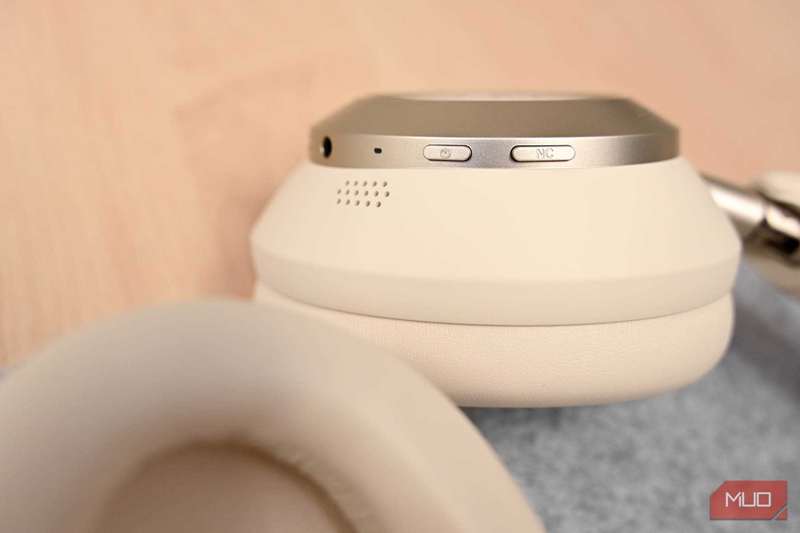 دکمهٔ توان صد‌کور اسپیس وان پرو