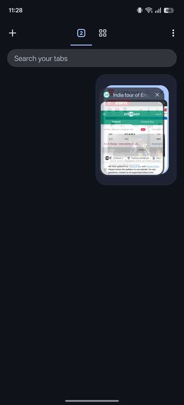 کشیدن یک تب روی تب دیگر برای ایجاد یک گروه تب جدید در Chrome بر روی اندروید.