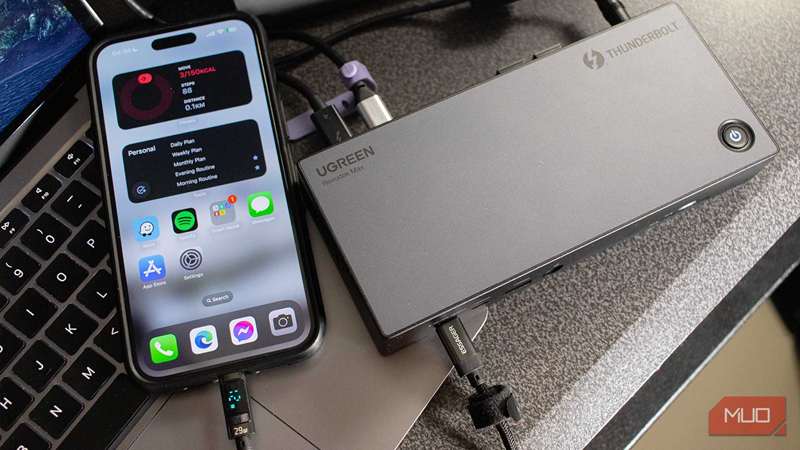 Ugreen Revodok Max 313 شارژ لپ‌تاپ، گوشی هوشمند و مانیتور خارجی