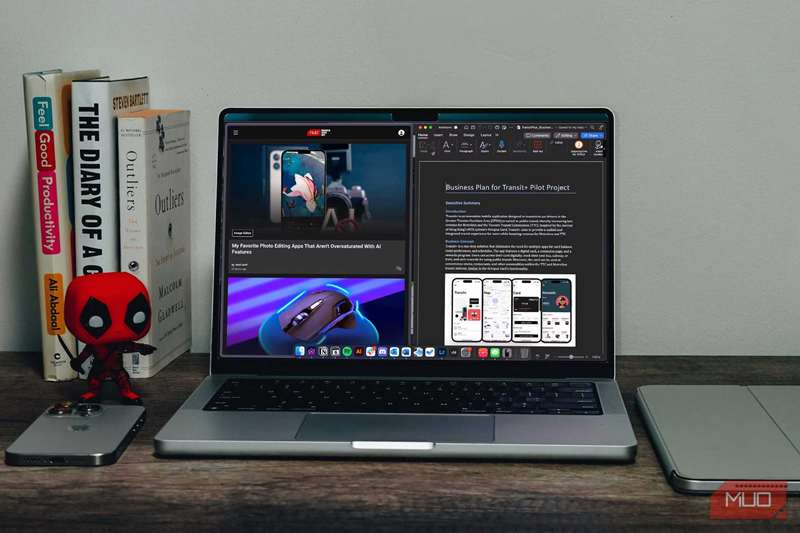 ویژگی تنظیم پنجره‌ها در عمل بر روی MacBook Pro که macOS Sequoia را اجرا می‌کند