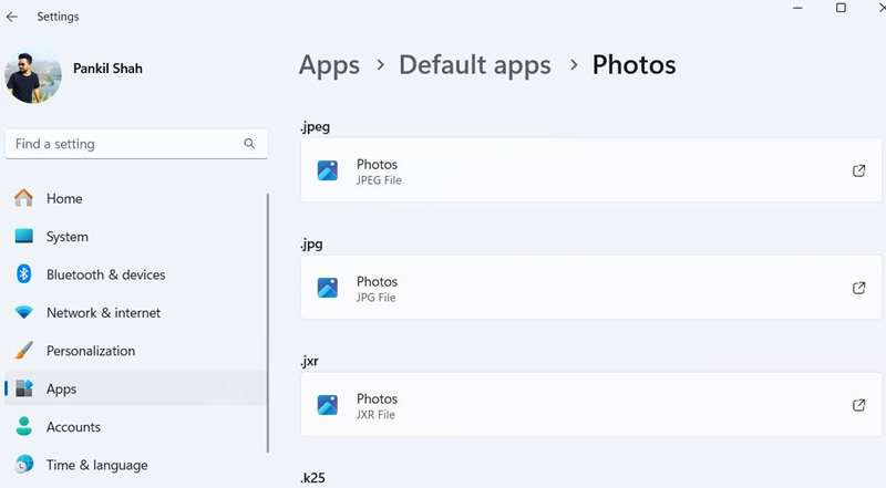 برنامه تنظیمات ویندوز ۱۱ گزینهٔ تغییر نمایشگر تصویر پیش‌فرض را نشان می‌دهد