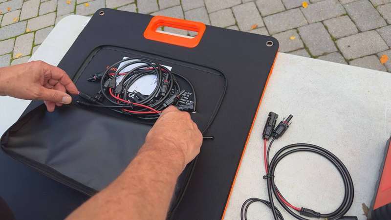 EBL Voyager 1000 - کیف پنل خورشیدی