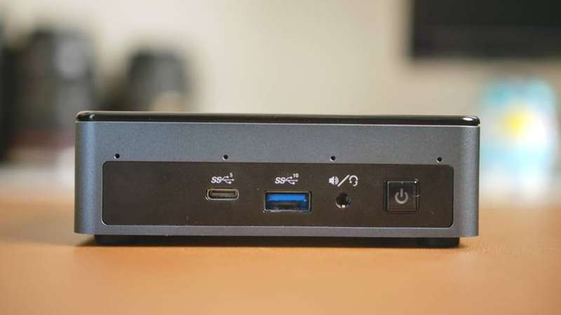 geekom miniair 11 - نمای پورت‌های جلویی