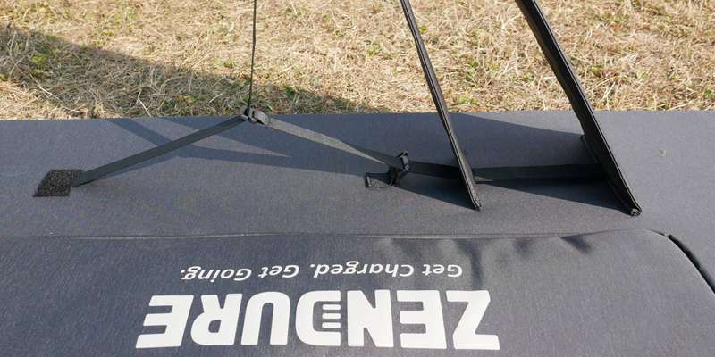 جزئیات پایهٔ تاب‌آوری پنل خورشیدی 400W زندور، نمای مخالف