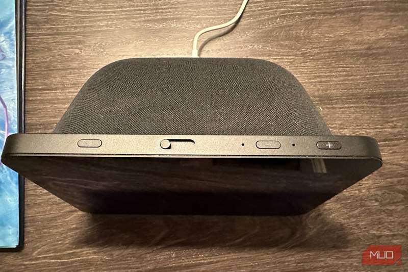 آمازون اکو شو 8 بالا