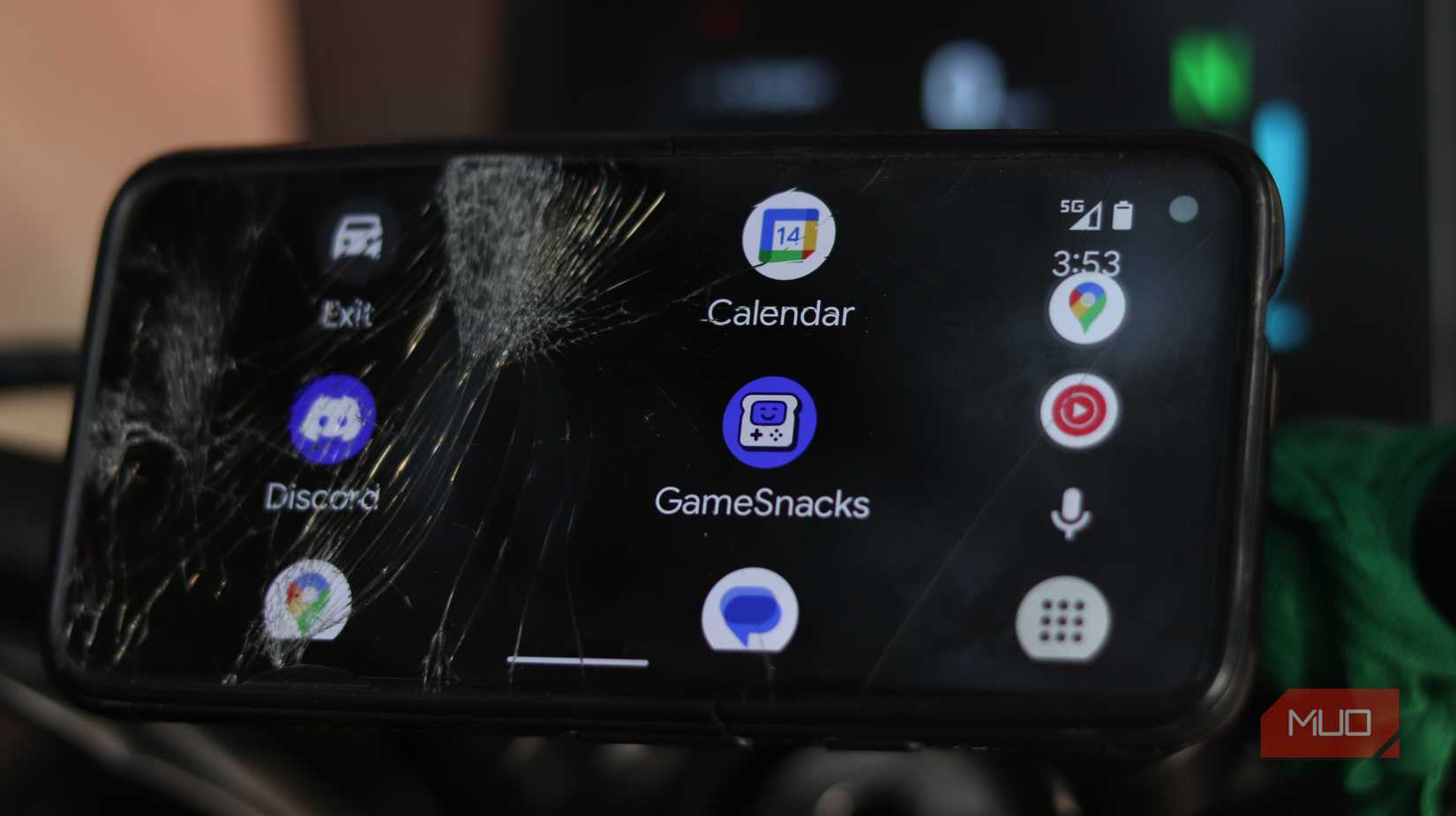 منوی اصلی اندروید اتو روی پیکسل ۴a.