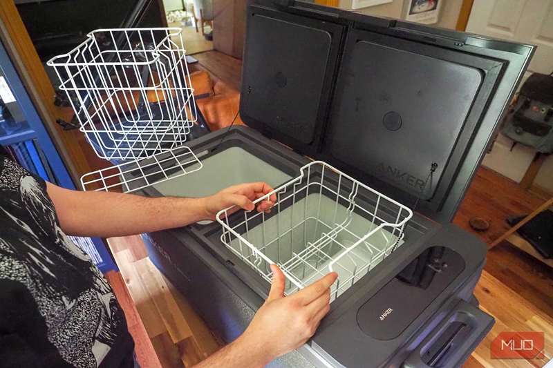 برداشتن سبد داخلی Anker EverFrost Dual-Zone Powered Cooler 50