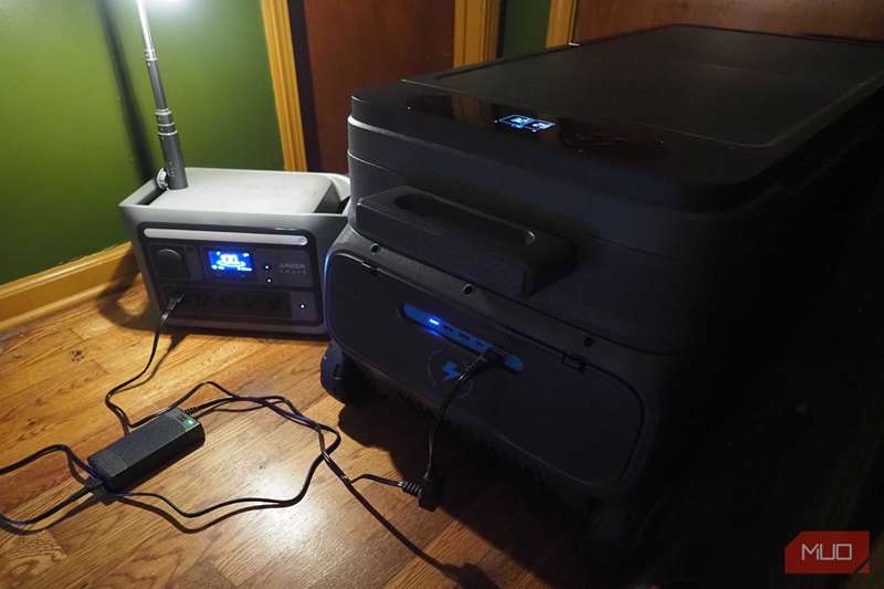 شارژ باتری ایستگاه برق Anker EverFrost Dual-Zone Powered Cooler 50