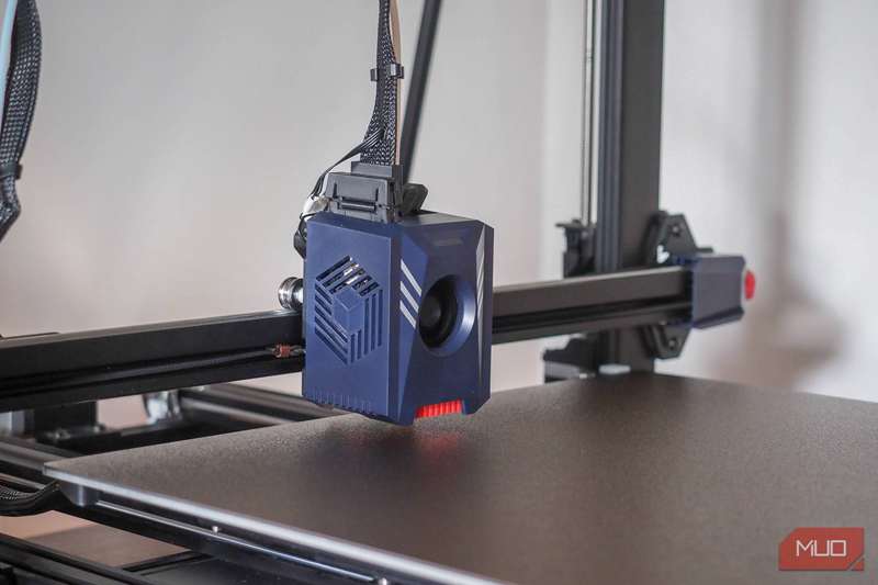 نمای نزدیک کالیبراسیون خودکار Anycubic Kobra 2 Max