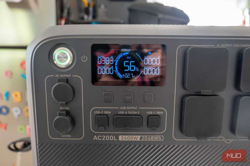 Bluetti AC200L review- solar charging-1