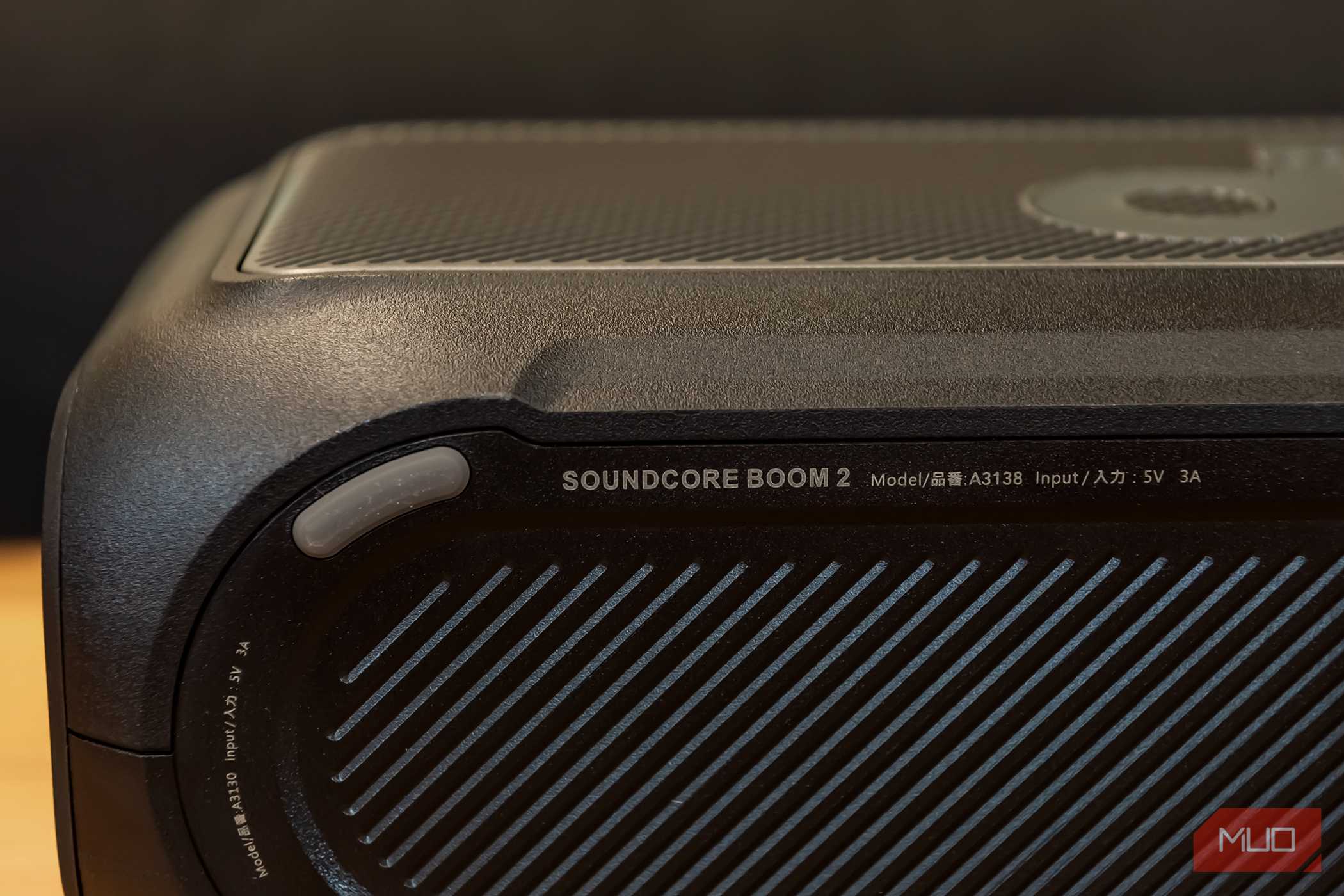 پایین Soundcore Boom 2 با شماره مدل