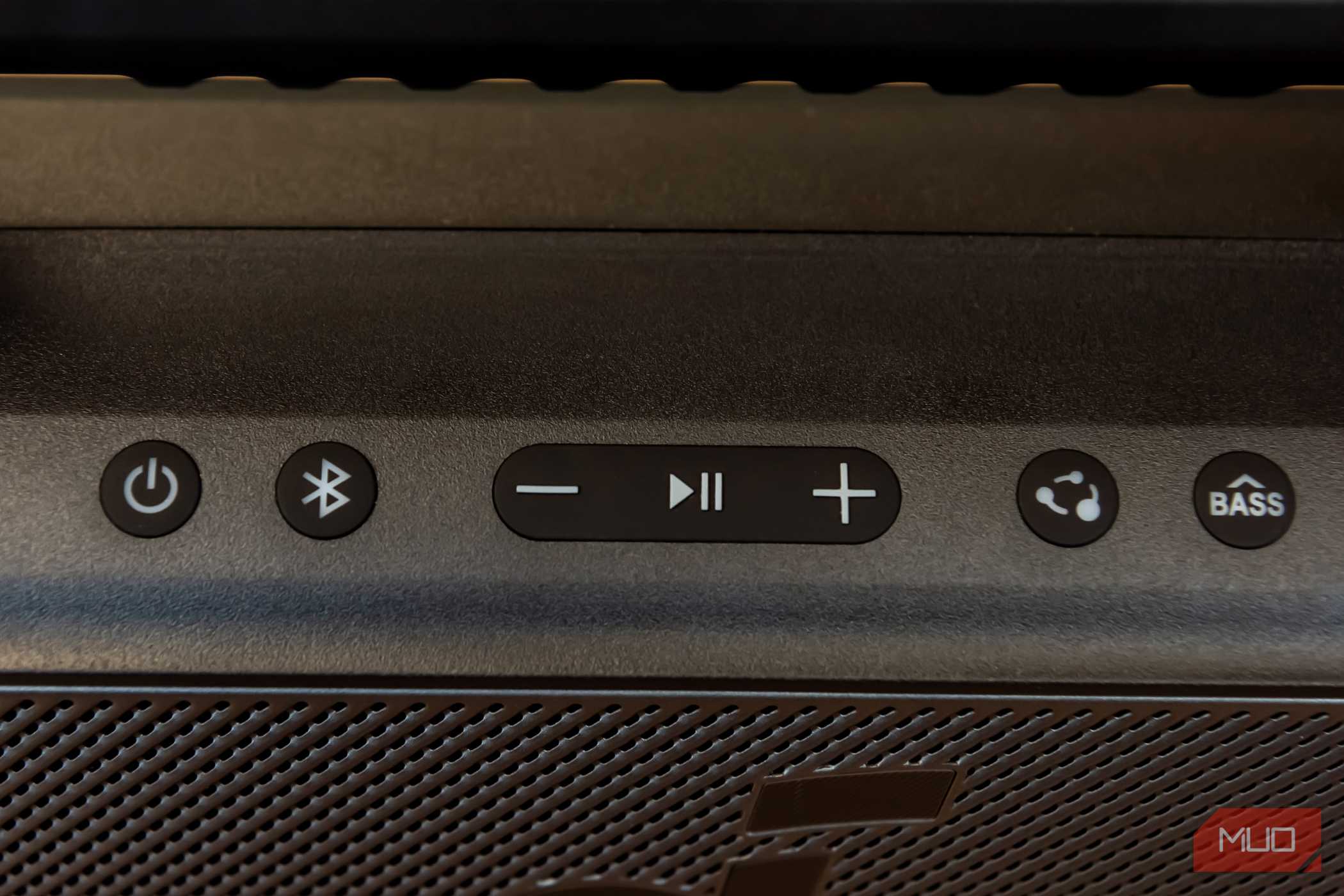 دکمههای Soundcore Boom 2 با 5 دکمه