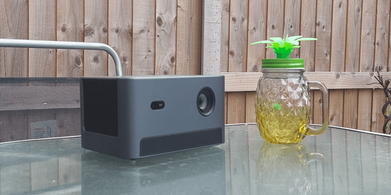 Dangbei Neo در فضای باز