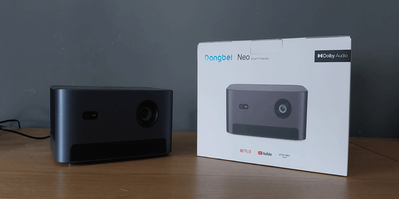 Dangbei Neo با جعبه