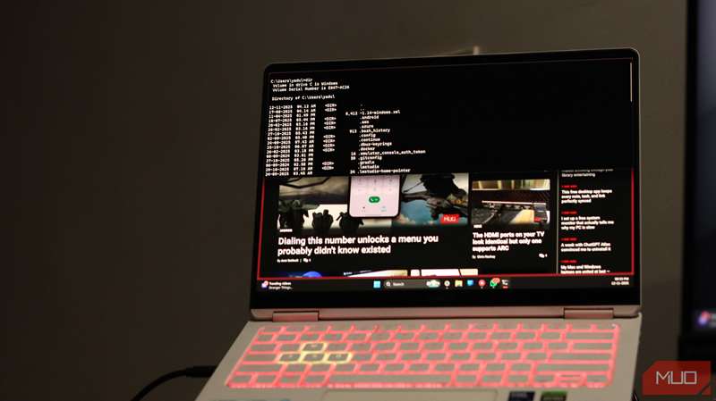 نمای تمام صفحهٔ فرمان dir در حالت Quake