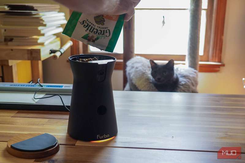 پر کردن مخزن خوراک دوربین Furbo 360°