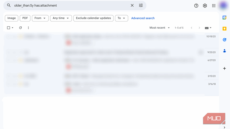 برنامه Gmail که ایمیل‌های قدیمی‌تر از پنج سال با پیوست را نشان می‌دهد.