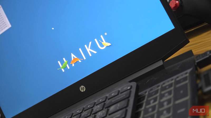 Haiku OS اجرا شده بر روی لپ‌تاپ HP