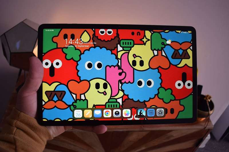 Honor Pad X9 در دست