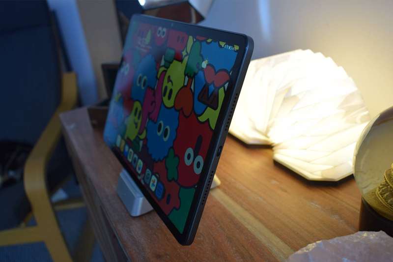 پورت شارژ type‑c USB و اسپیکرهای راست Honor Pad X9