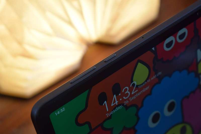 دکمه تنظیم صدا و دکمهٔ روشن/خاموش Honor Pad X9