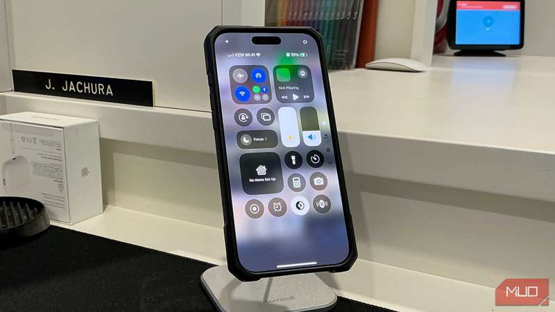 منوی کشویی آیفون نمایش کنترل فلش‌لایت