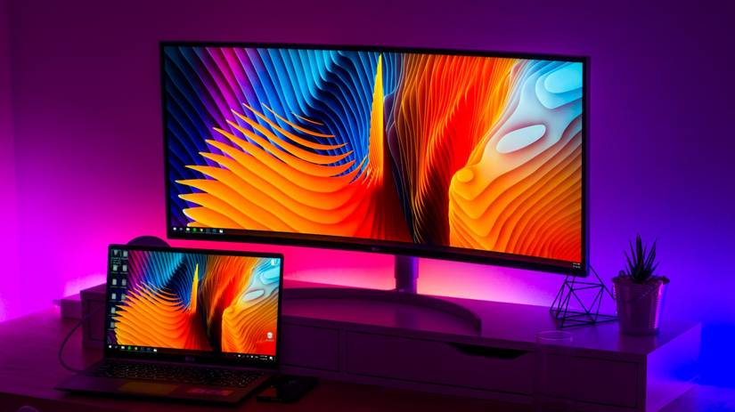 اشتراکگذاری لپتاپ و صفحه تلویزیون