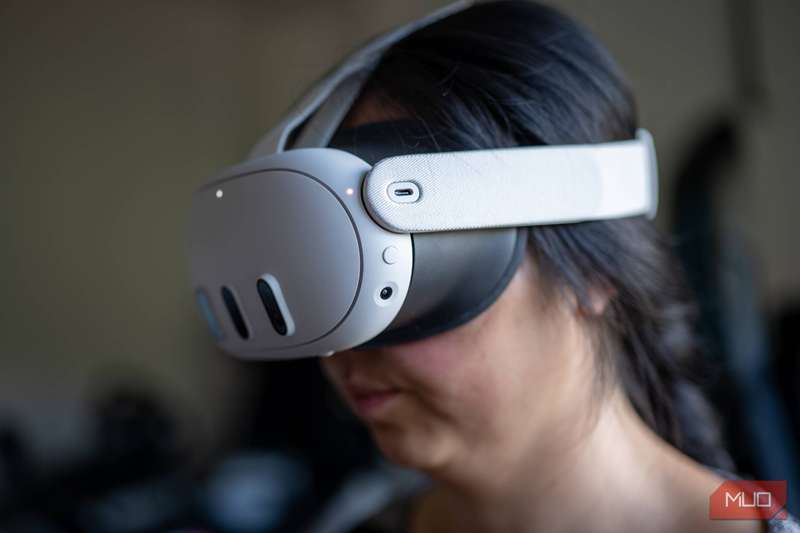 متا کوئست 3 - نمای جانبی