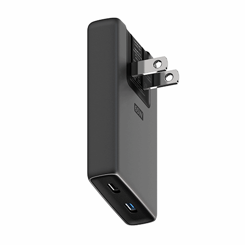 آداپتور برق کم حجم Nomad 65W بر روی پس‌زمینه سفید