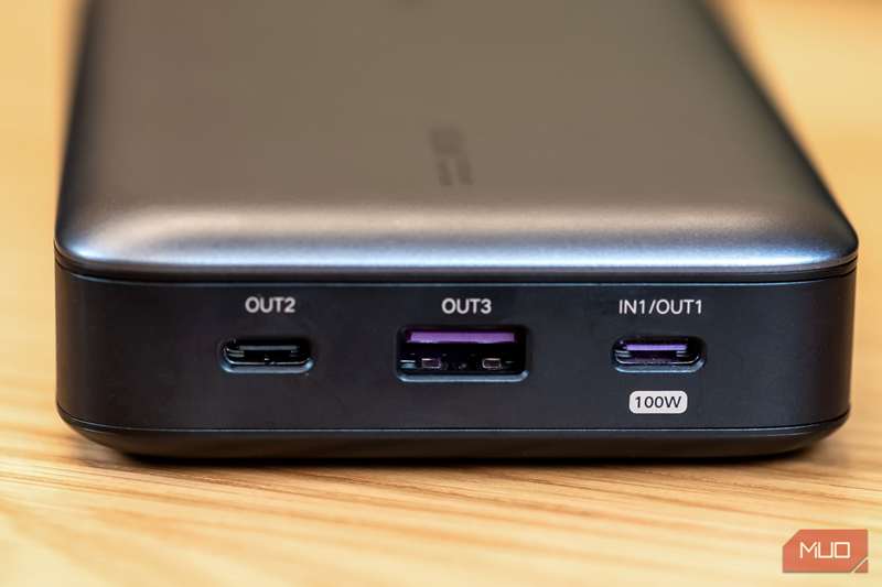 پورت‌های بانک‌قدرت یوگرین 100W 20000mAh