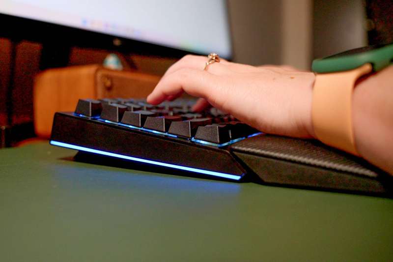 رازر بلک‌ویدو 75٪ - سمت چپ زاویه‌دار