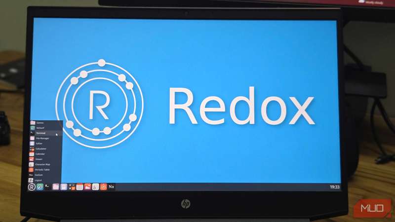 Redox OS اجرا شده بر روی لپ‌تاپ HP