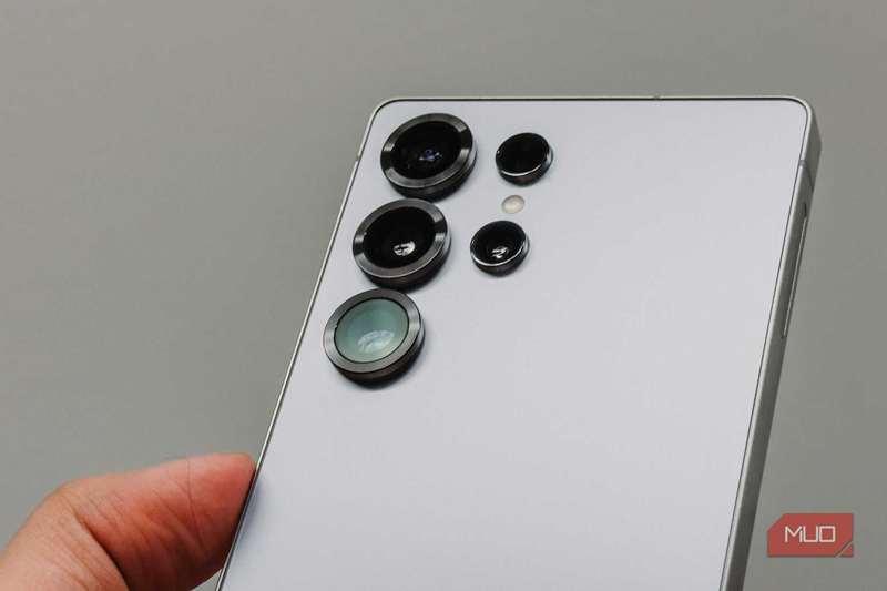 دوربین حلقه‌ای سامسونگ گلکسی S25 Ultra در نمای نزدیک