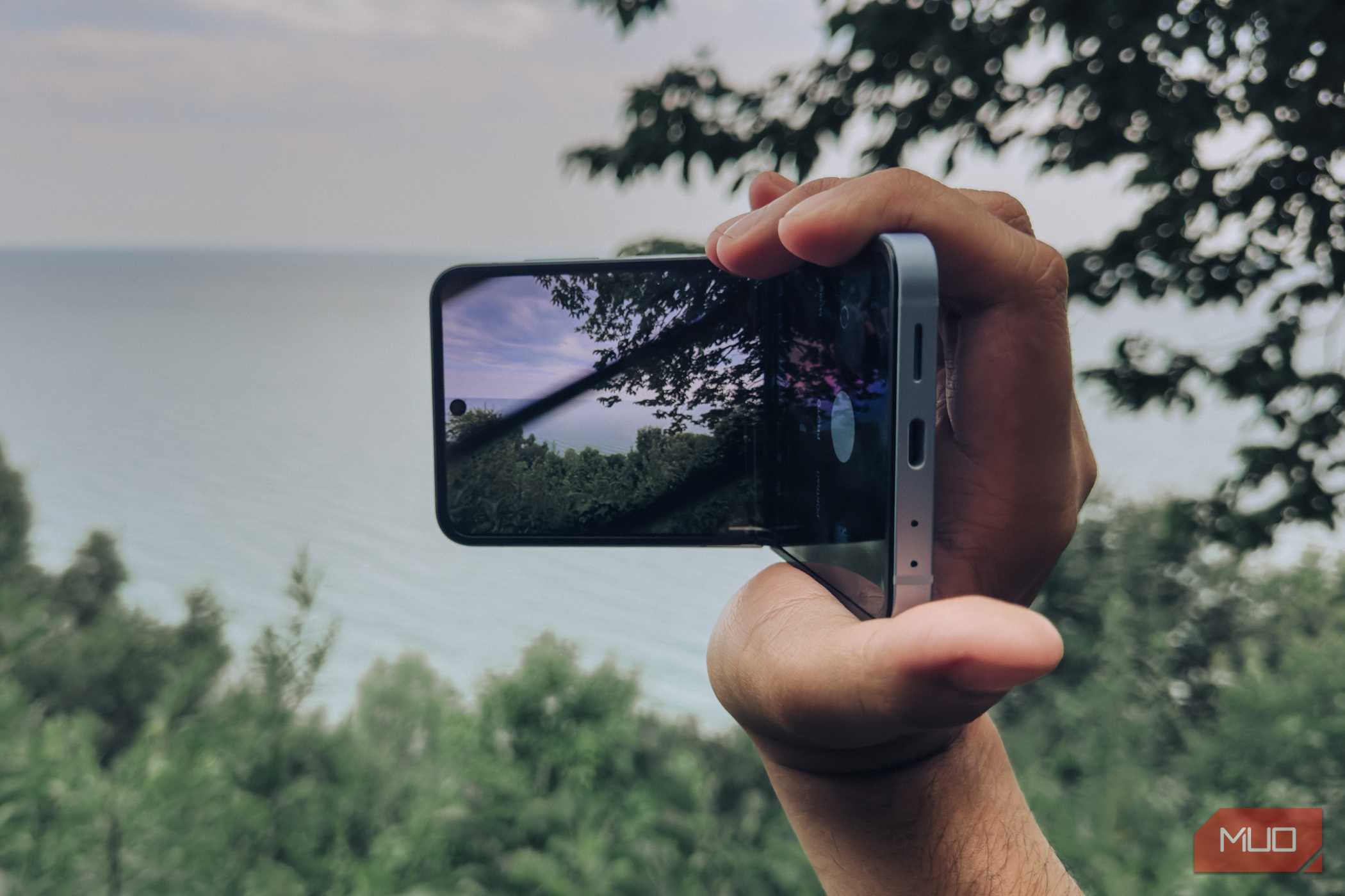 استفاده از دوربین در حالت Flex Samsung Galaxy Z Flip 6