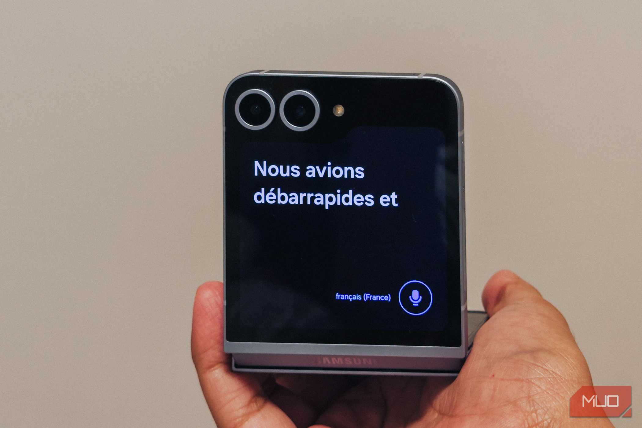 مترجم Samsung Galaxy Z Flip 6 بر روی نمایشگر پوشش