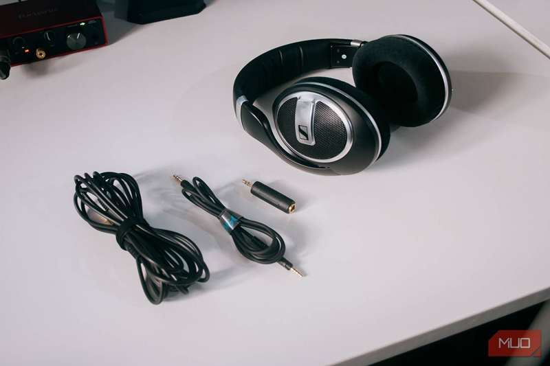 Sennheiser HD 599 SE با لوازم جانبی