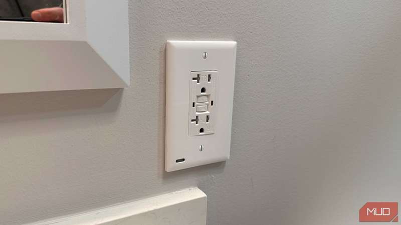 نور خاموش SnapPower GuideLight