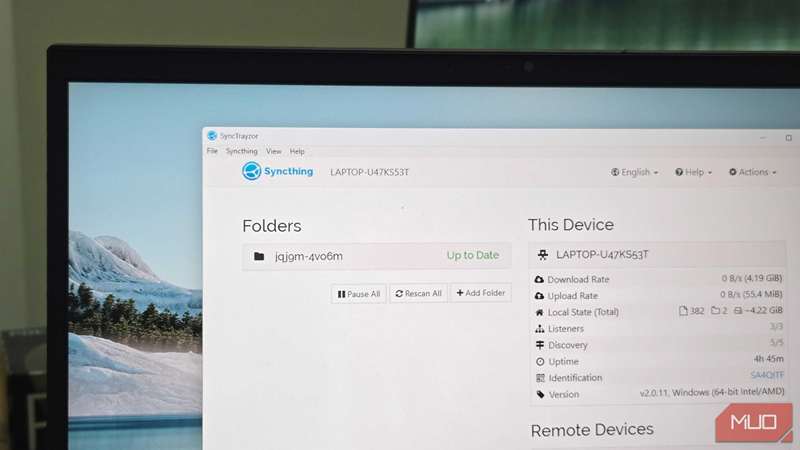 اپلیکیشن SyncThing باز روی یک لپ‌تاپ ویندوزی