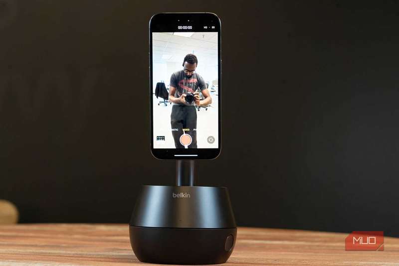 بلکین خودردیابی استند Pro بدون اتصال به برق