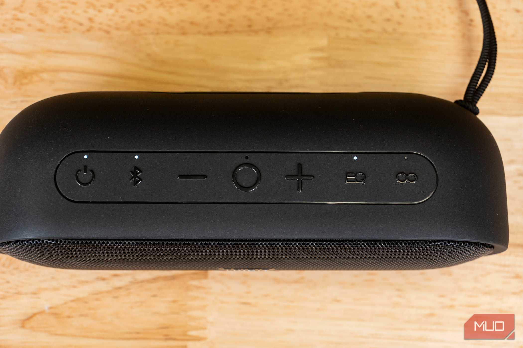 کنترلهای Tribit XSound Plus 2