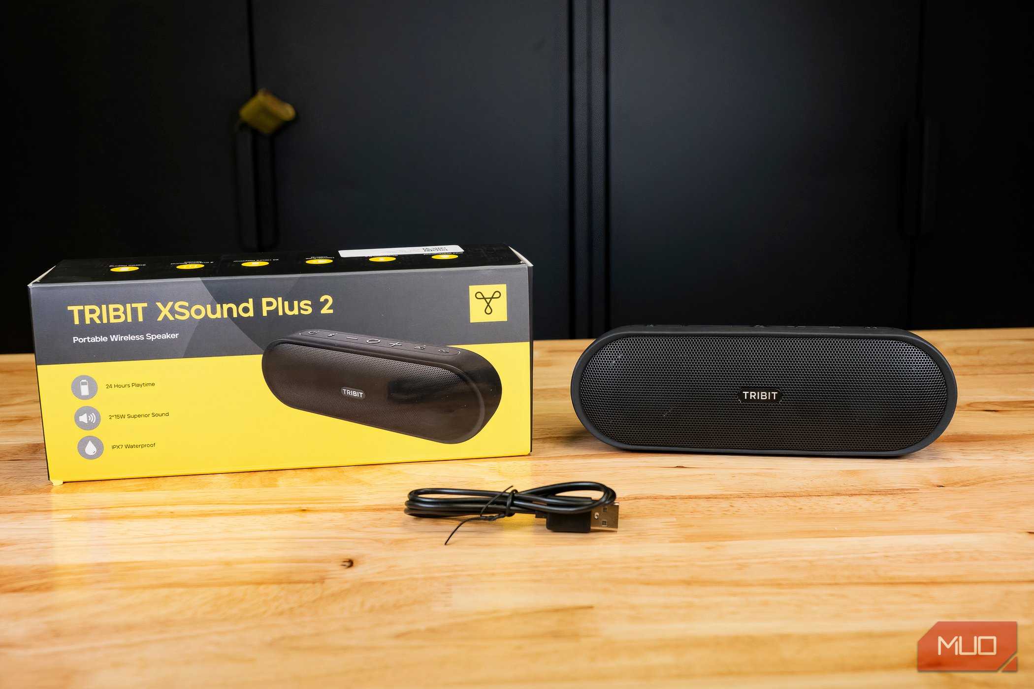 Tribit XSound Plus 2 با کابل شارژ و جعبه