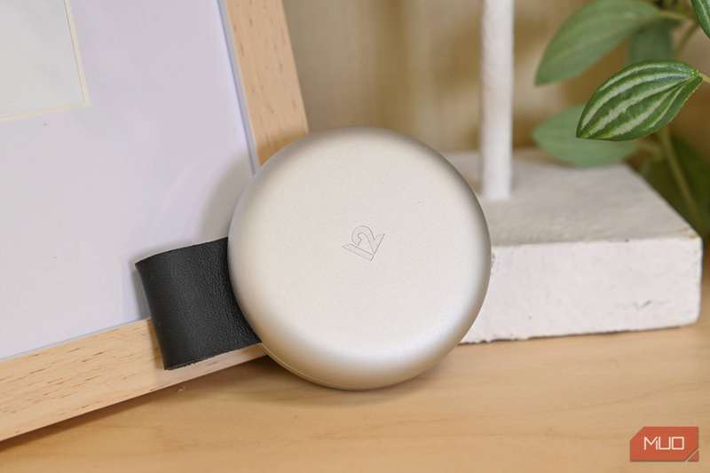 Butterfly از Twelve South به‌صورت جمع‌شده