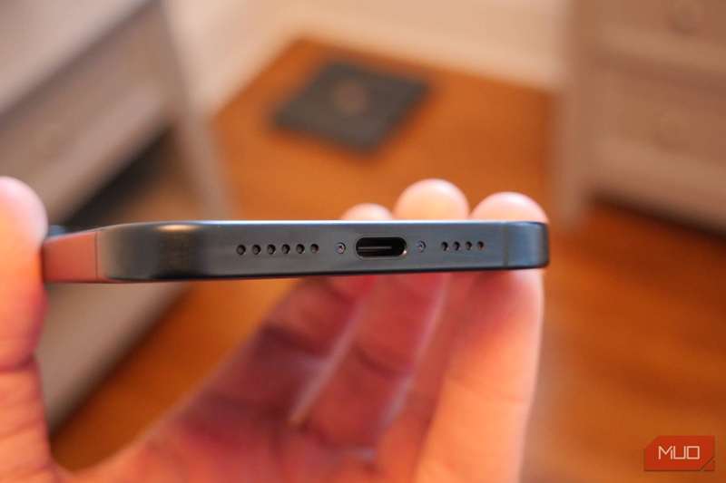 پورت USB-C در آیفون ۱۵ پرو مکس